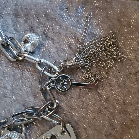 Michael kors silver toggle bracelet 😍 - Picture 6 of 7